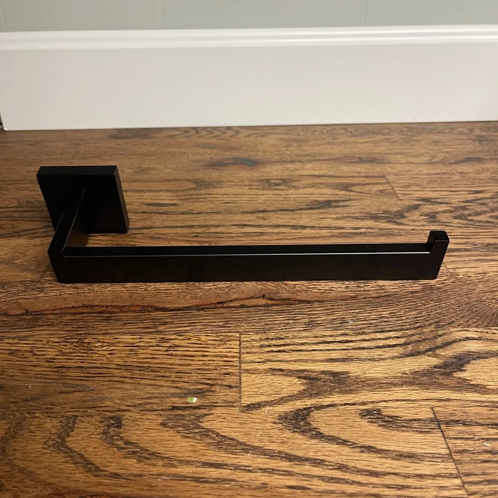 Velimax Black Metal Towel Bar Set